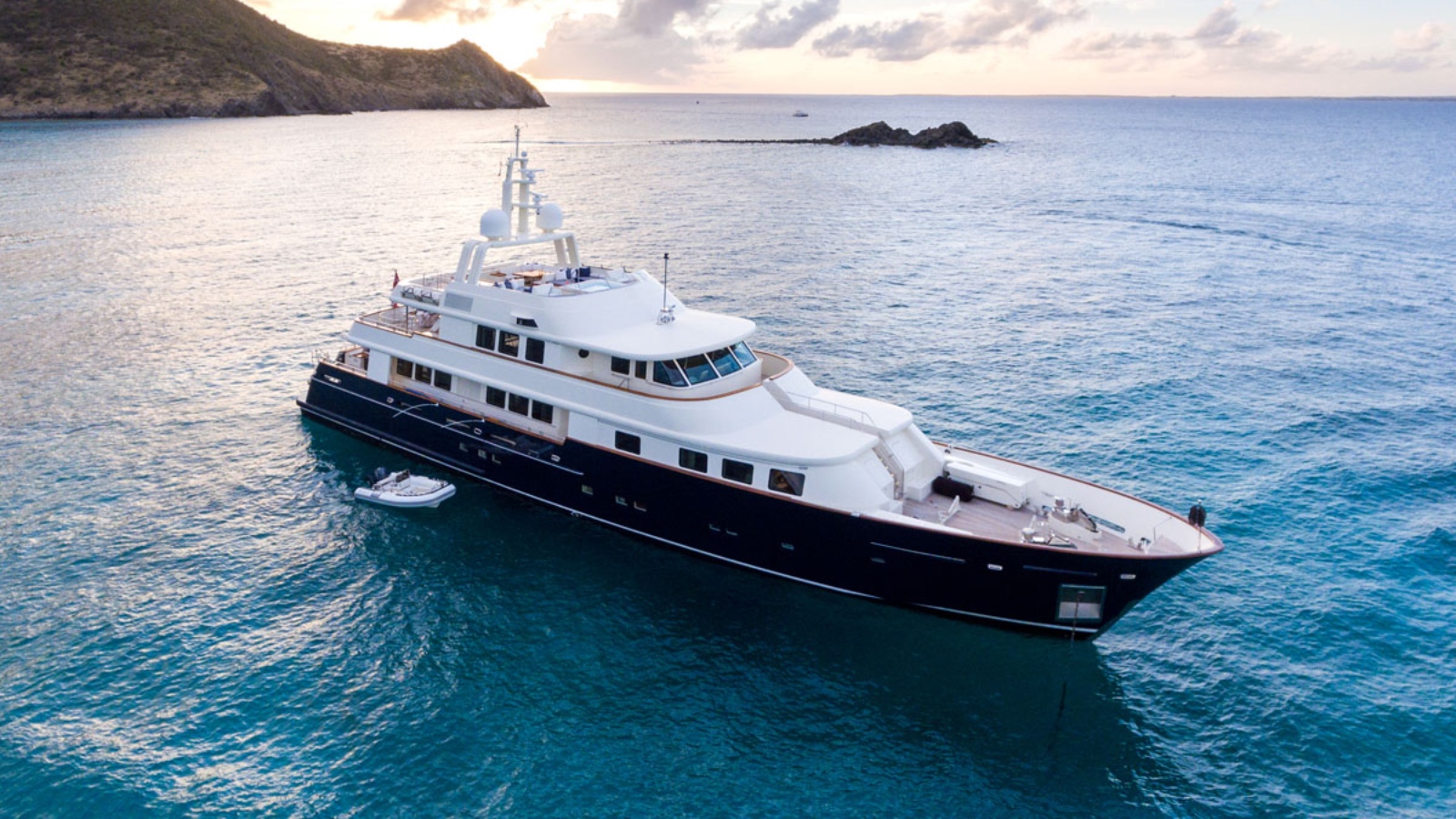 42m HJB motor yacht Fabulous Character for sale